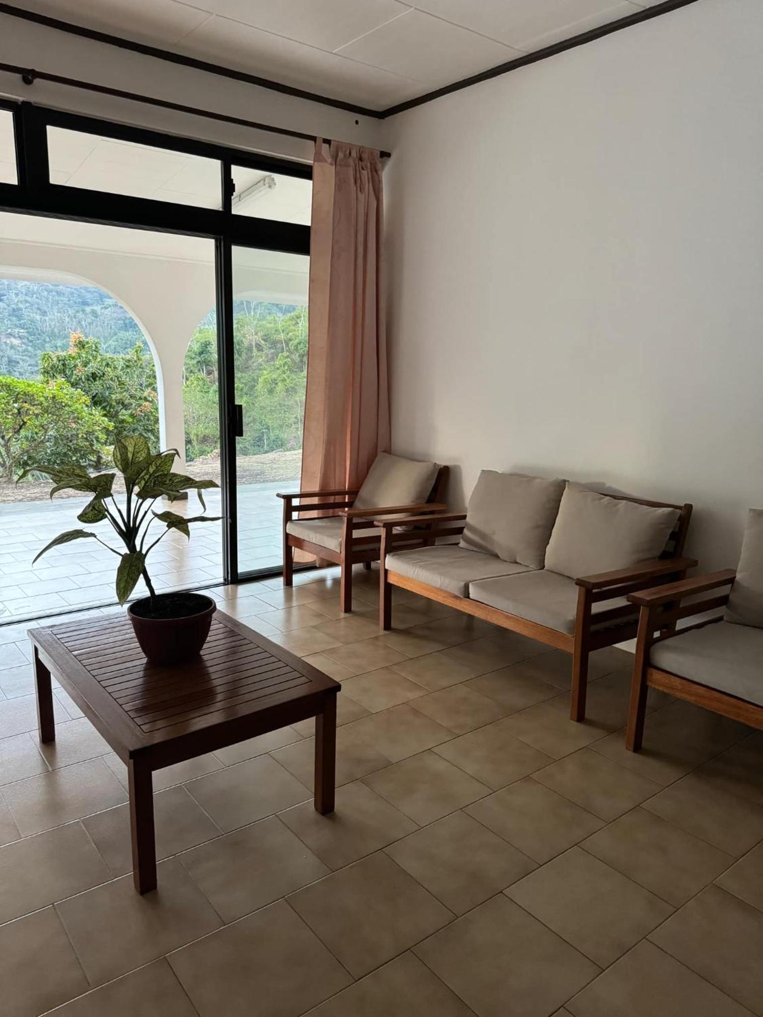 Atuona Tiki Lodge Hiva Oa المظهر الخارجي الصورة