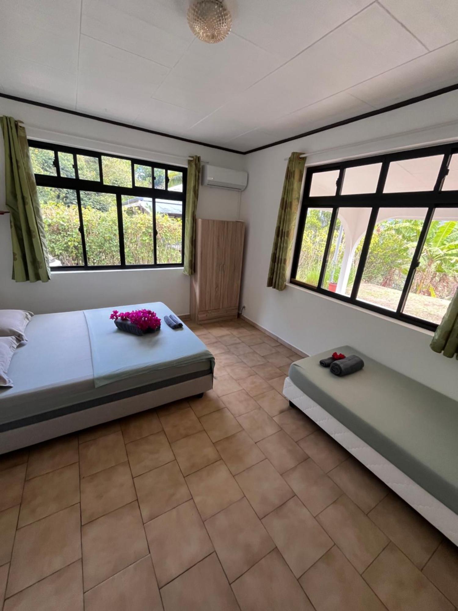Atuona Tiki Lodge Hiva Oa المظهر الخارجي الصورة