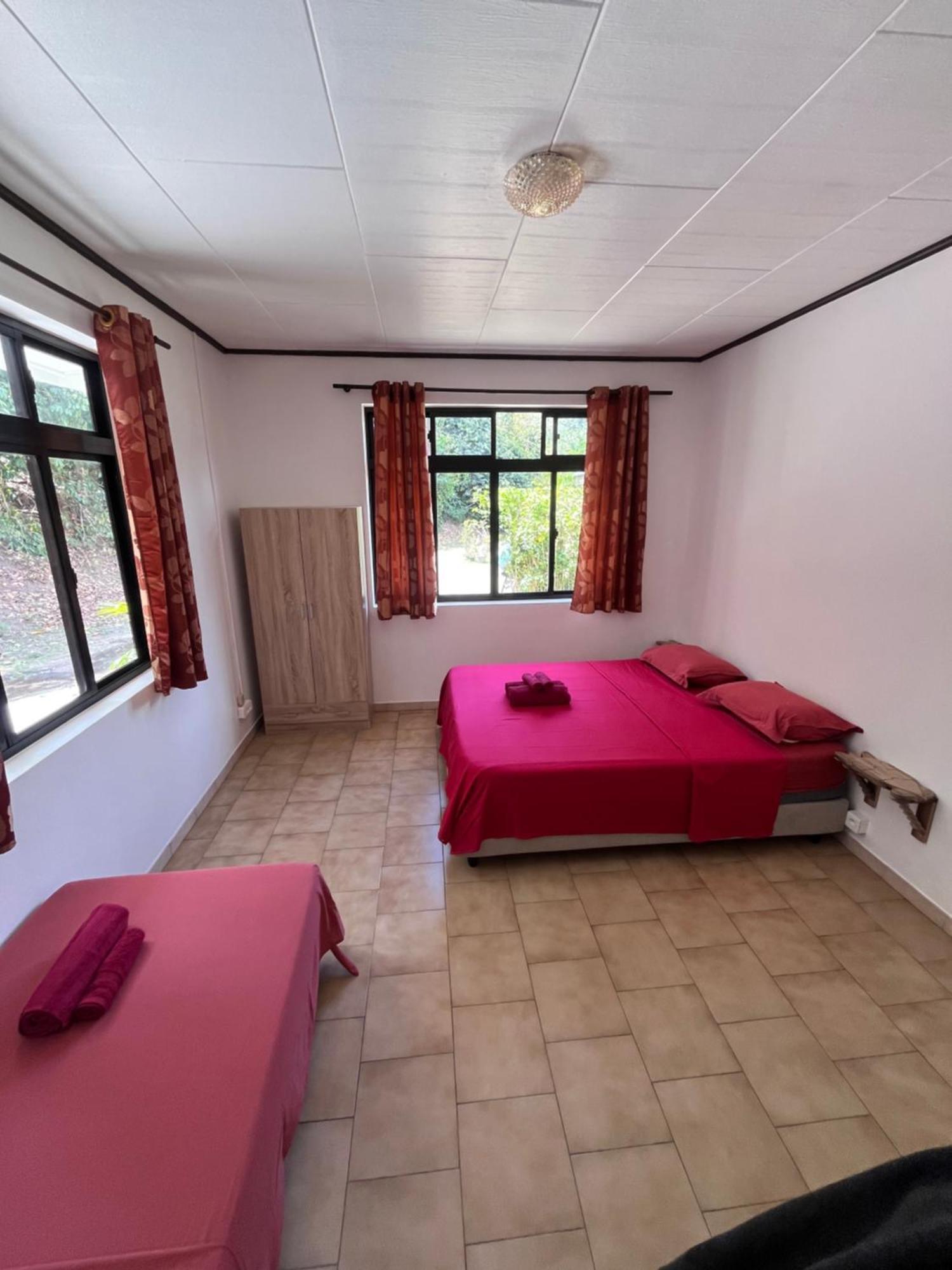 Atuona Tiki Lodge Hiva Oa المظهر الخارجي الصورة